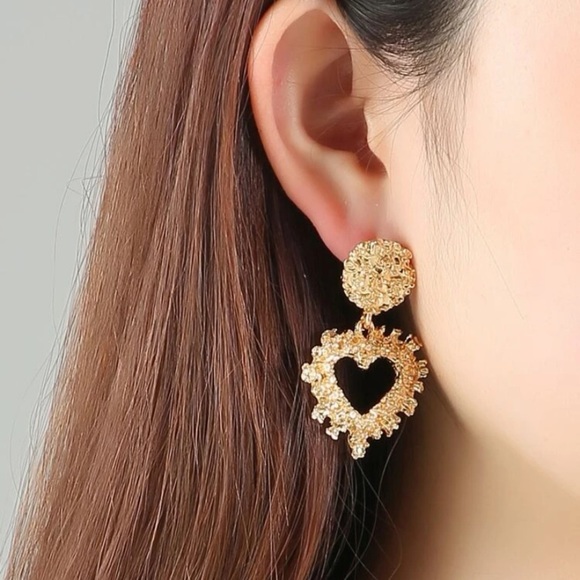 Heart Textured Drop Earrings - Picture 3 of 4